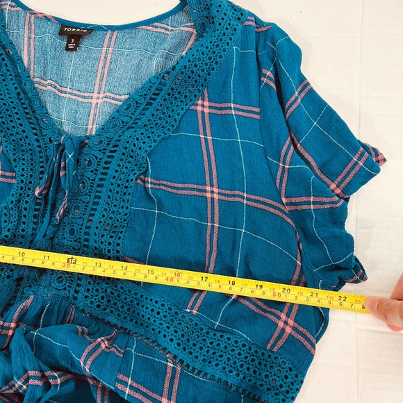 Torrid Women 3X Blue Plaid V-Neck Blouse Lightweight Eyelet Ribbon Flowy Hem - Picture 4 of 8